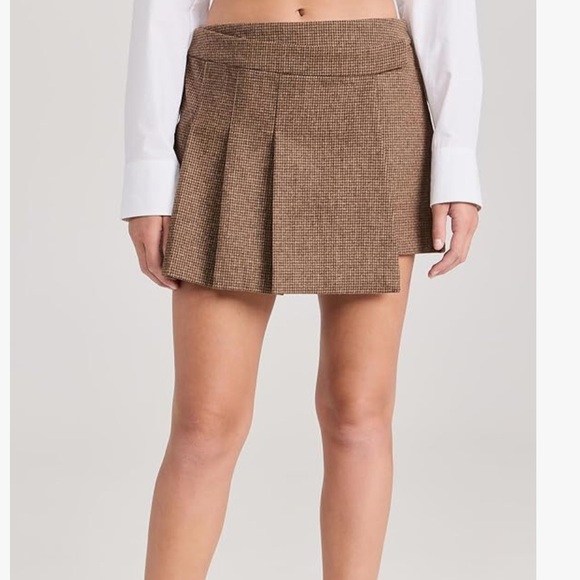 ASTR brown pleated mini skirt - Picture 2 of 7